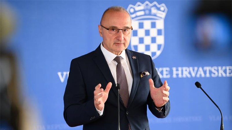 Grlić Radman: Nečuveno je da hrvatski predsjednik zloupotrebljava božićne blagdane